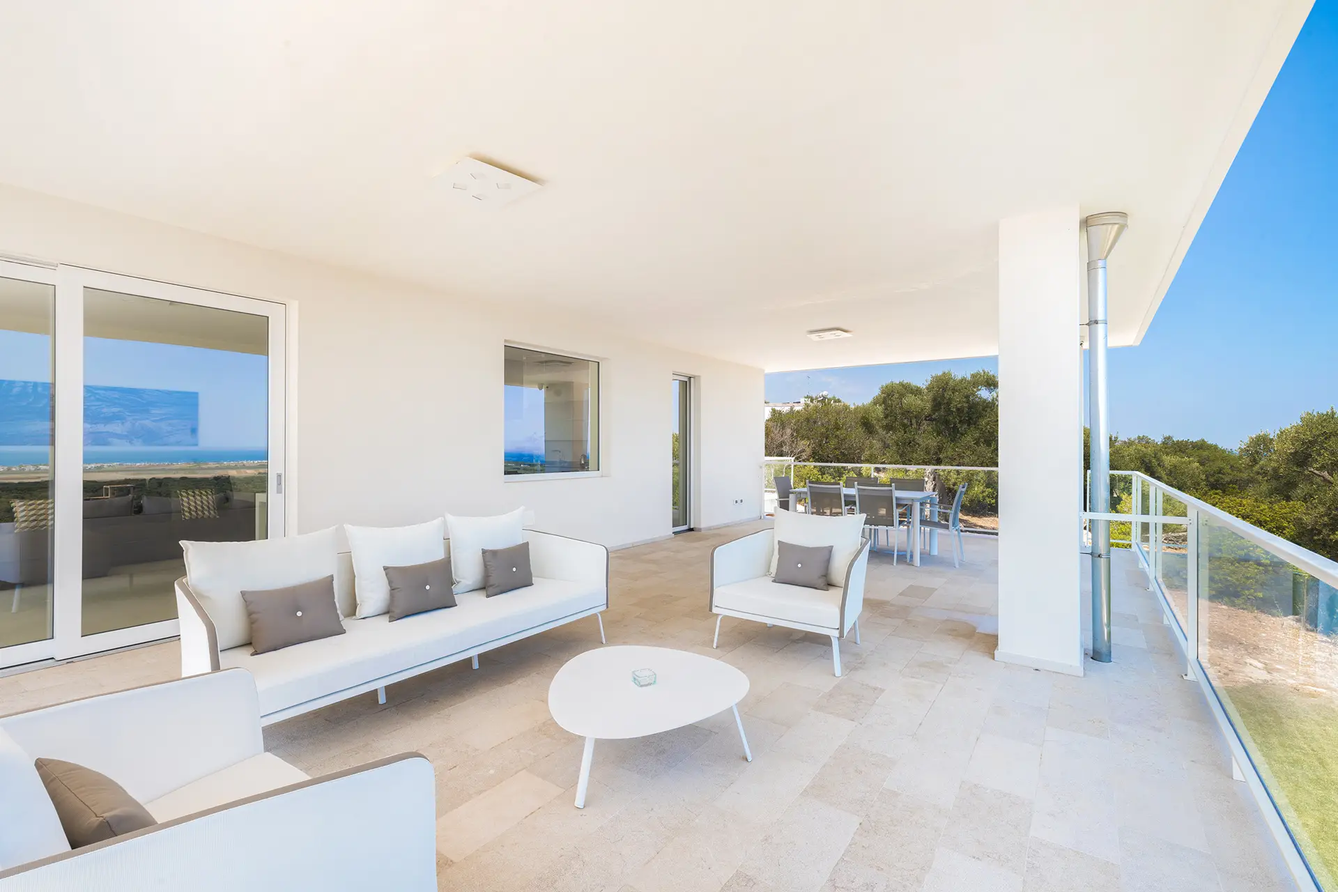 Outdoor living with seaview