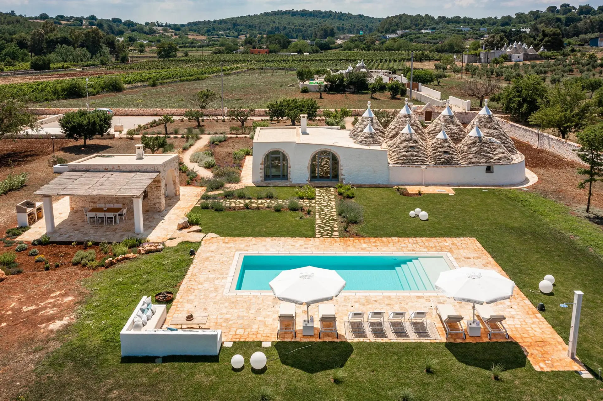 Outdoor living and dining