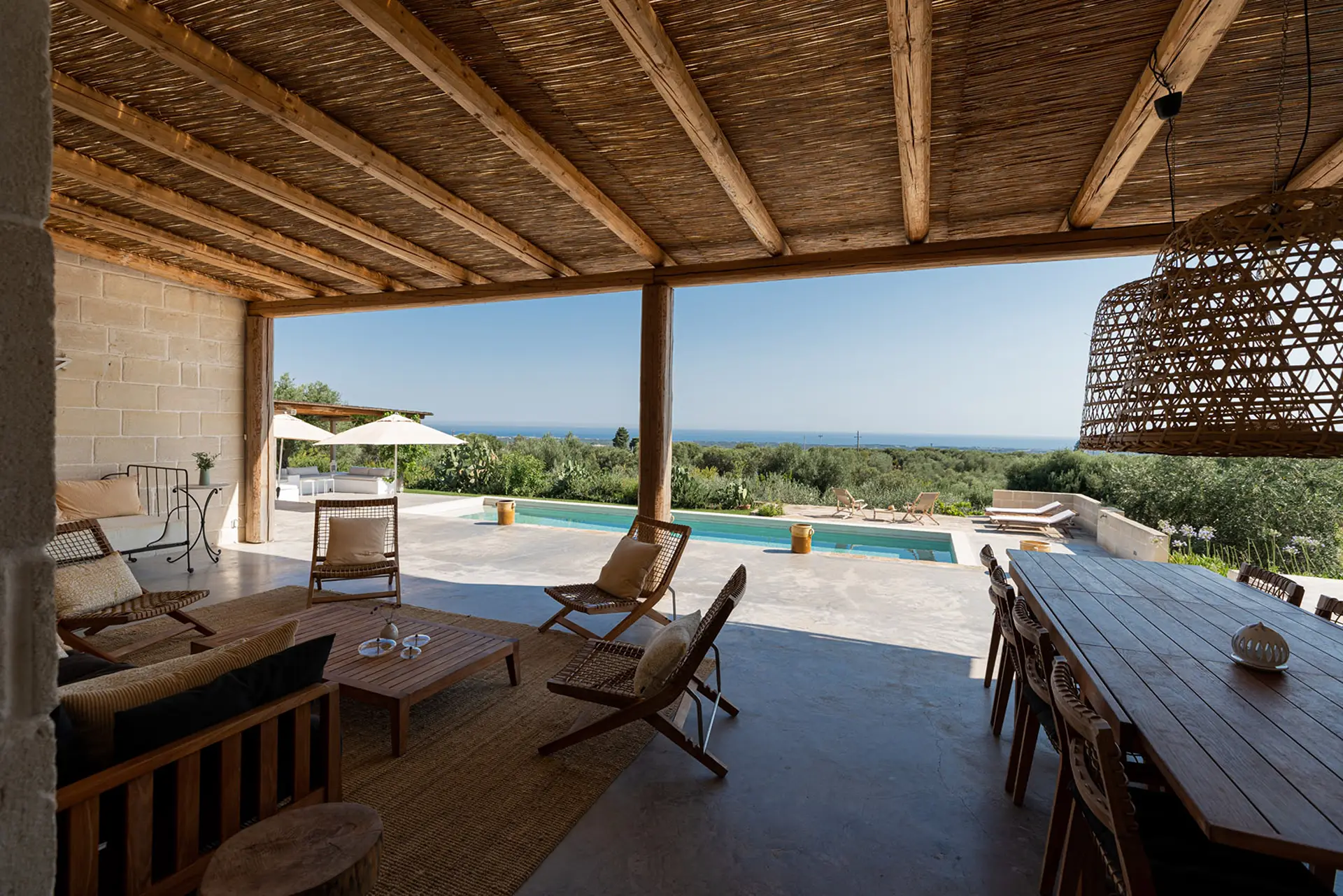 10_7_NUOVA_Villa_Margareta_Puglia_Paradise_luxury_seafront_swimming_pool_veranda_overview_ulive_trees