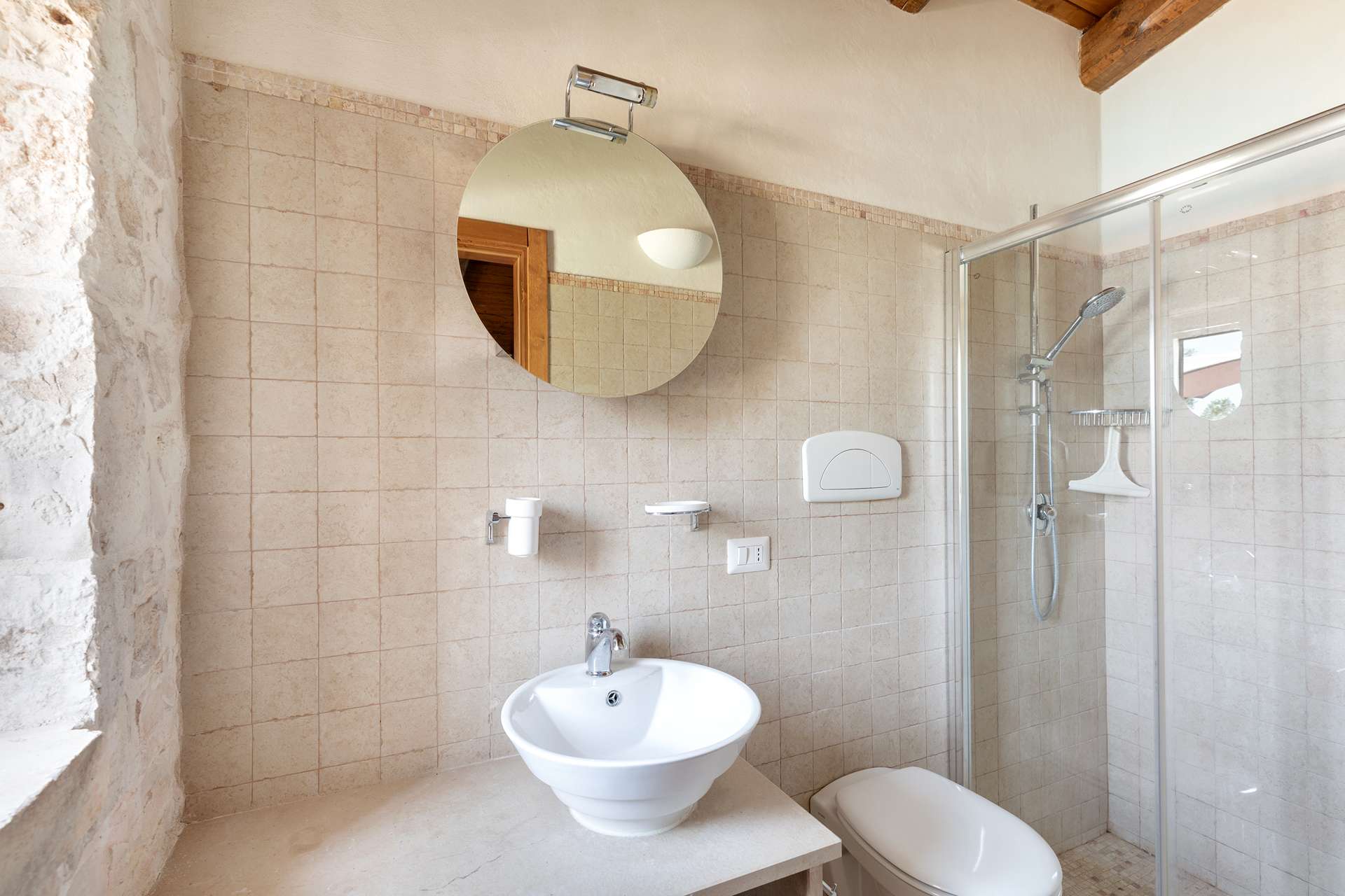 Bagno in camera con doccia