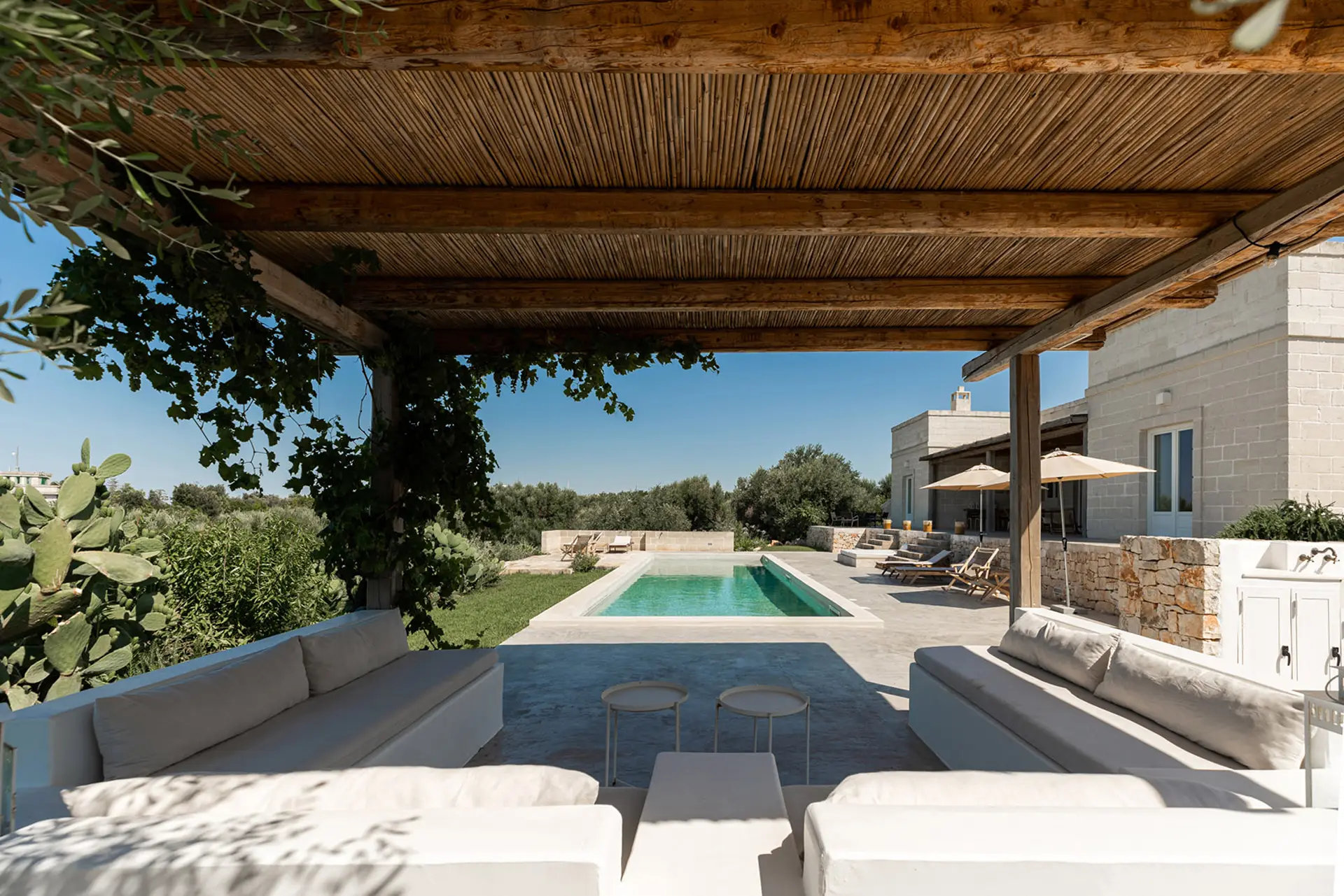 Living vicino piscina