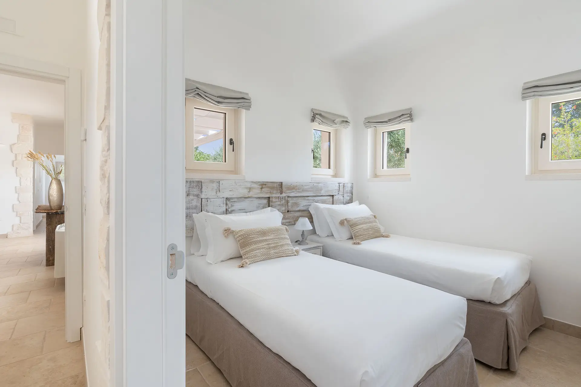 Twin bedroom with ensuite