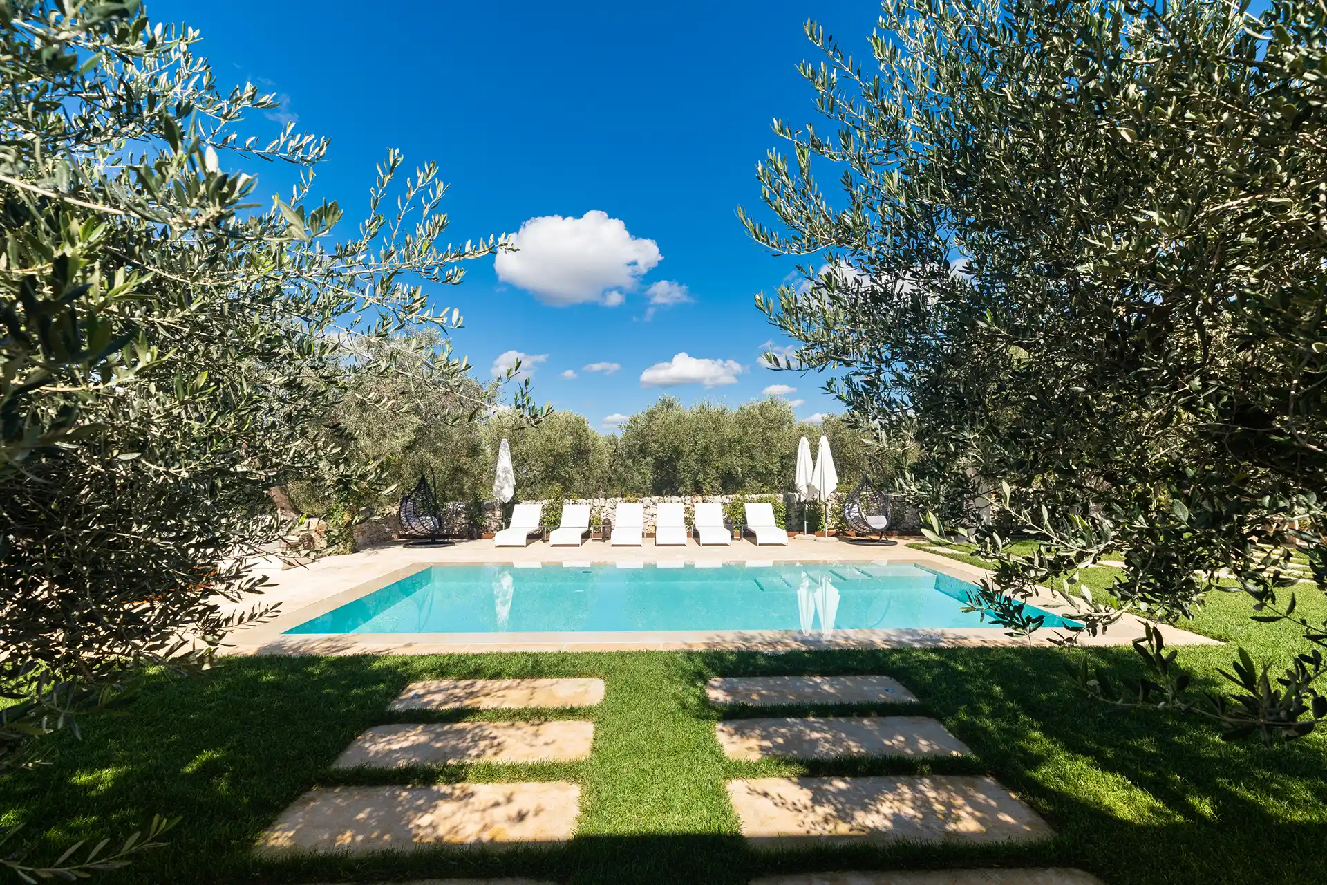 Solarium and private pool