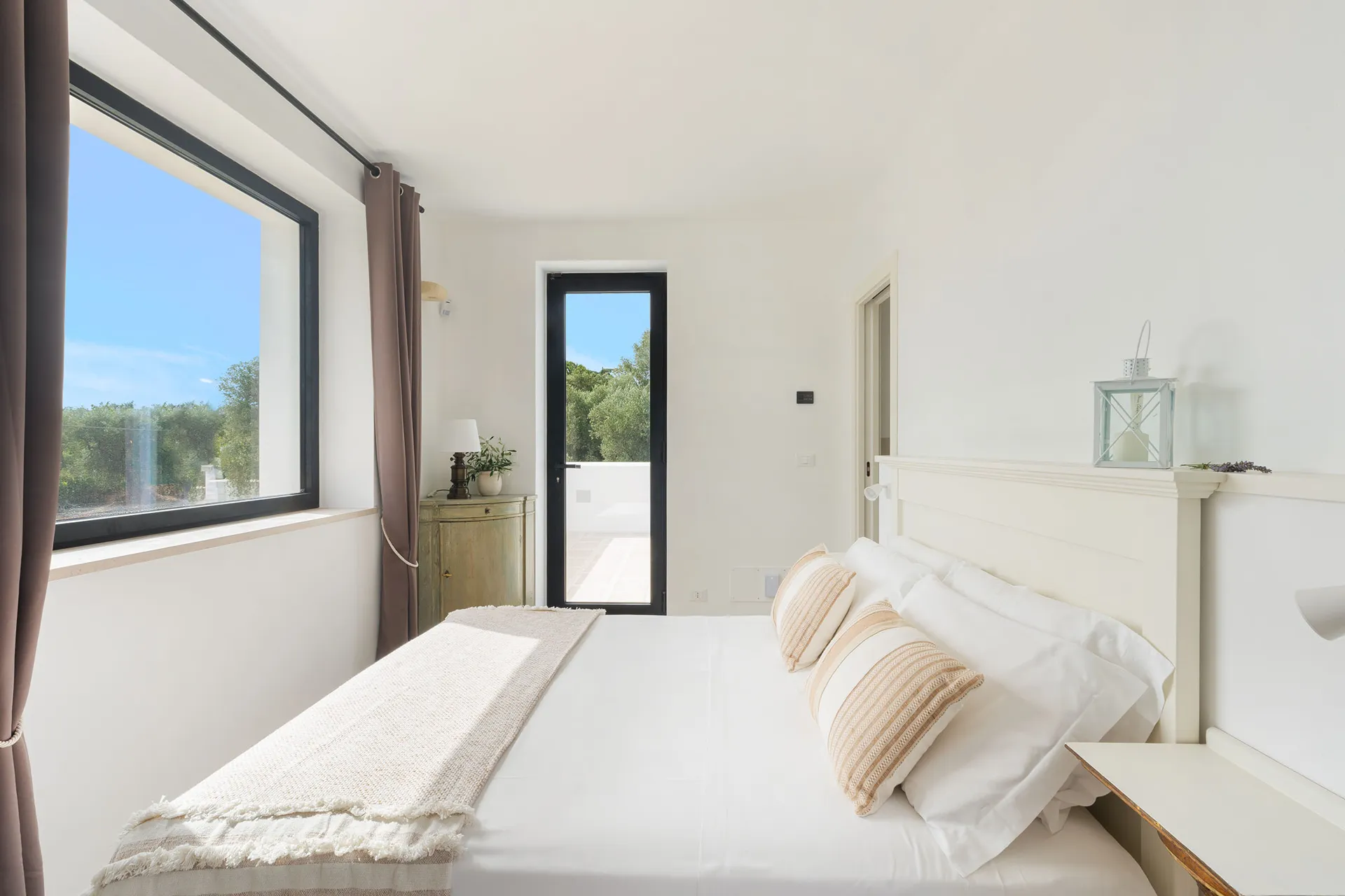 1-floor bedroom with ensuite and private terrace