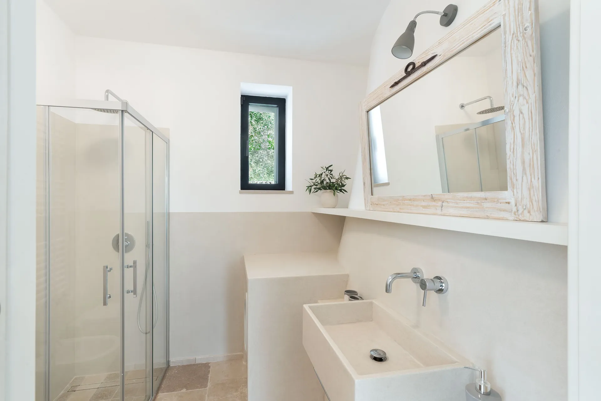 Bathroom 2 (private for the sofa bed)
