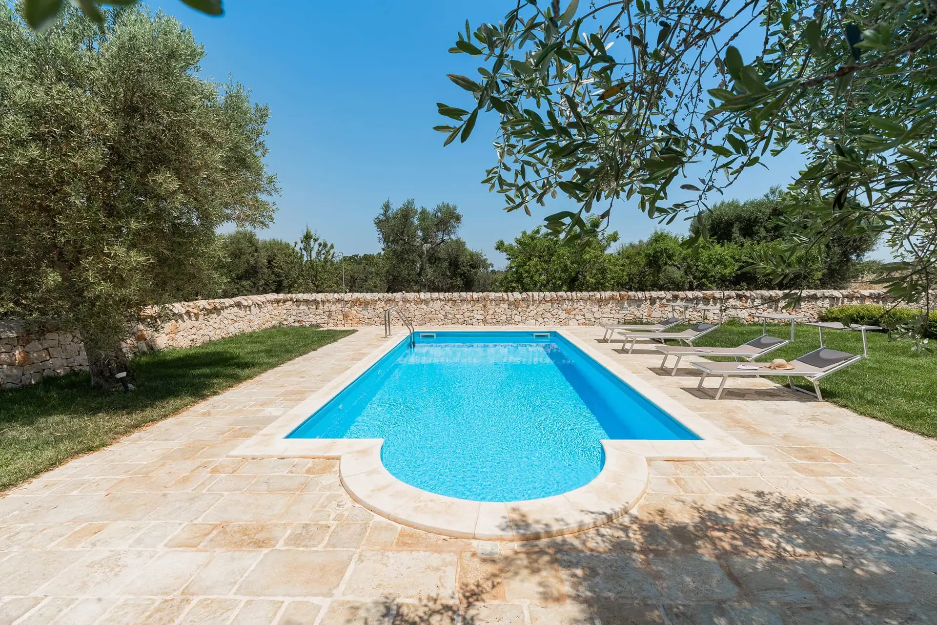 31_Trullo_Due_Ulivi_Luxury_Villa_outdoor_entrance_risultato