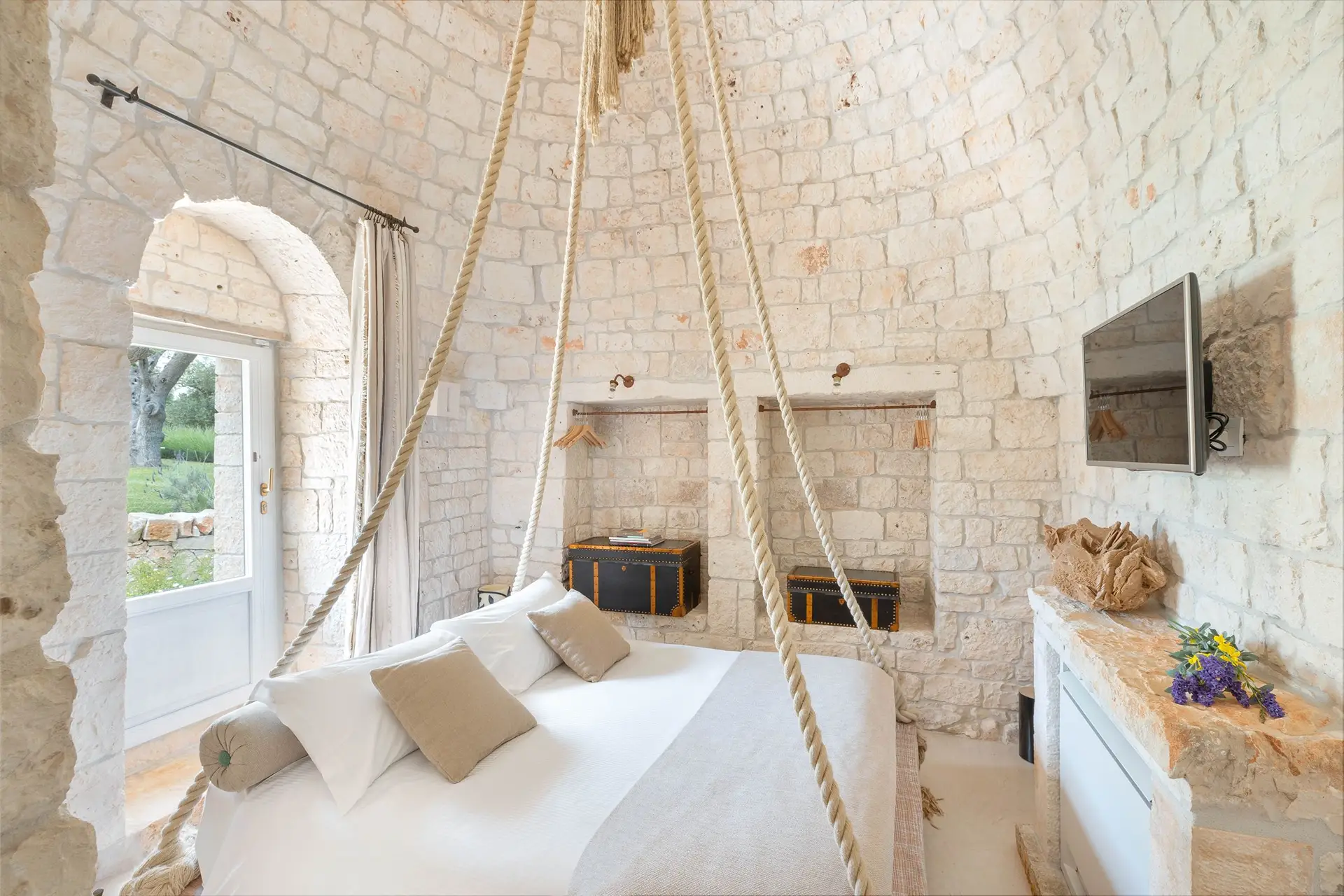 34_Puglia_Paradise_Trullo_Atena_luxury_villa_exclusive_room
