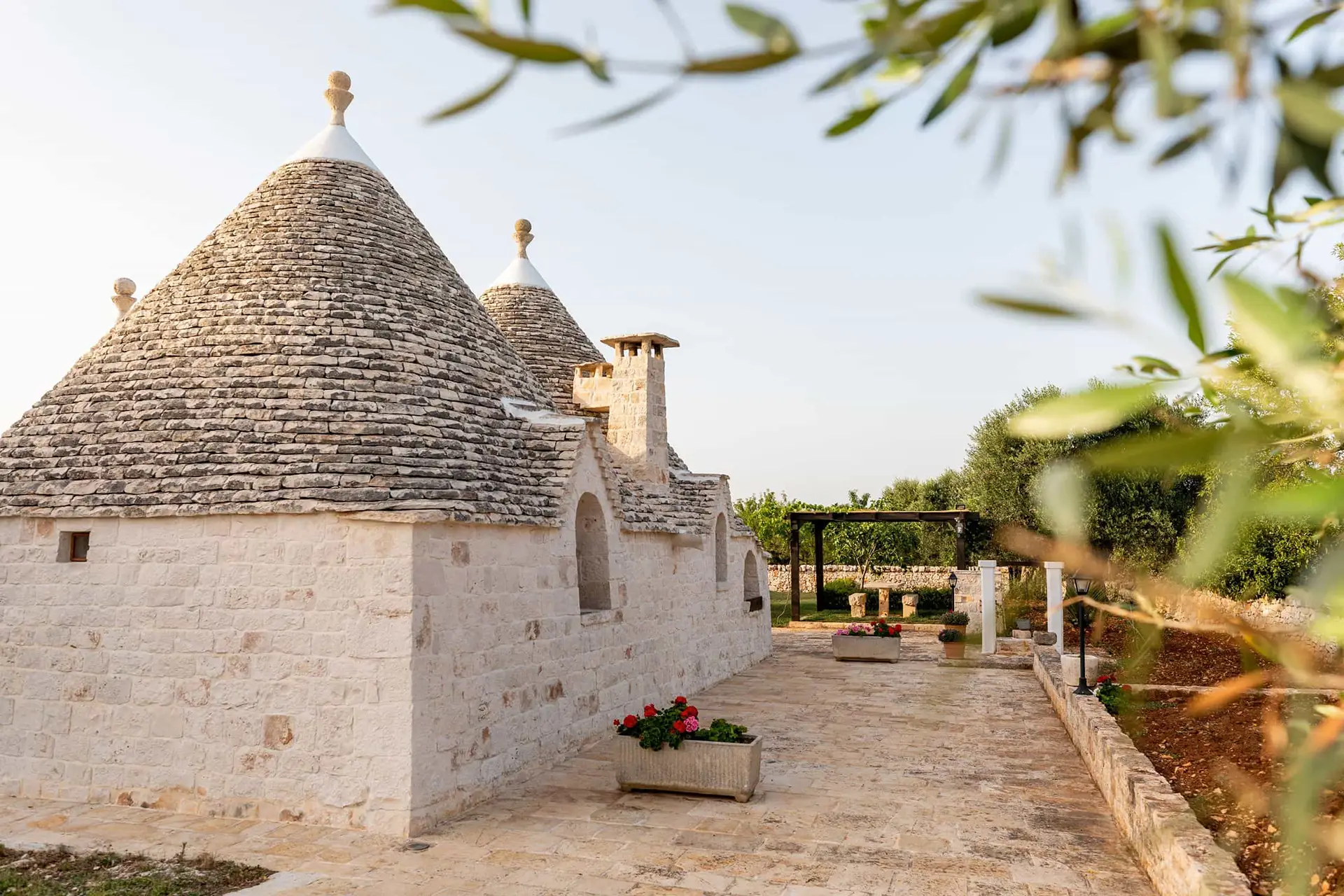 34_Trullo_Due_Ulivi_Luxury_Villa_outdoor_entrance_risultato