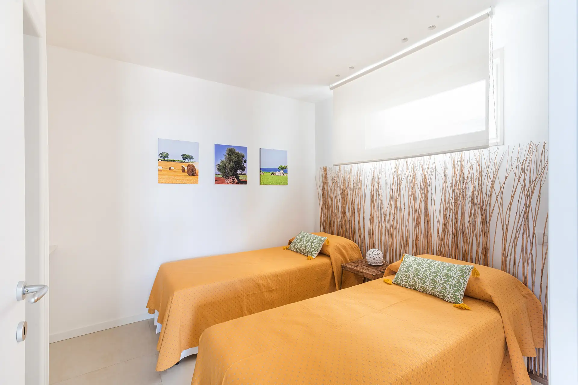 Twin bedroom with ensuite