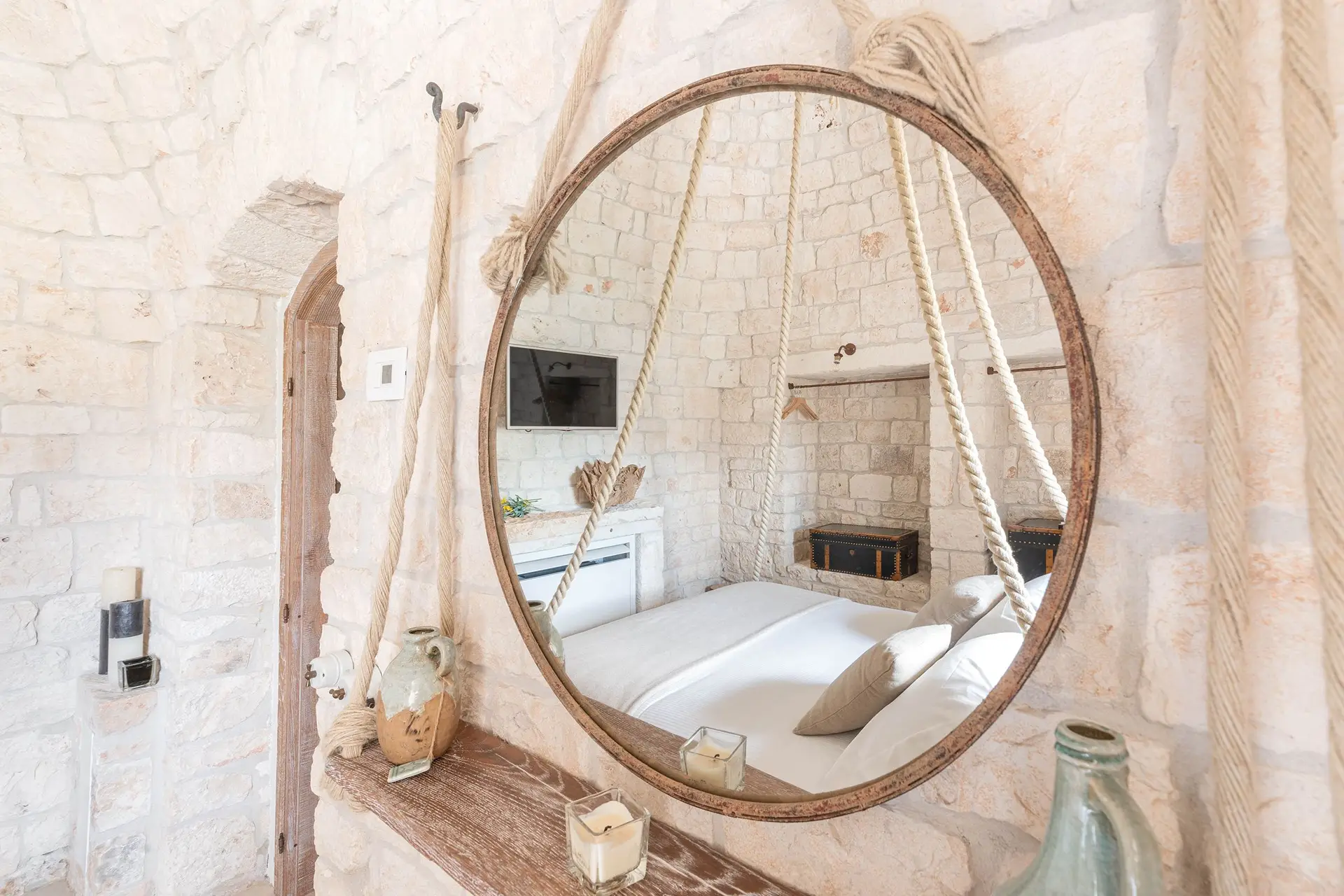 35_Puglia_Paradise_Trullo_Atena_luxury_villa_suite_detail