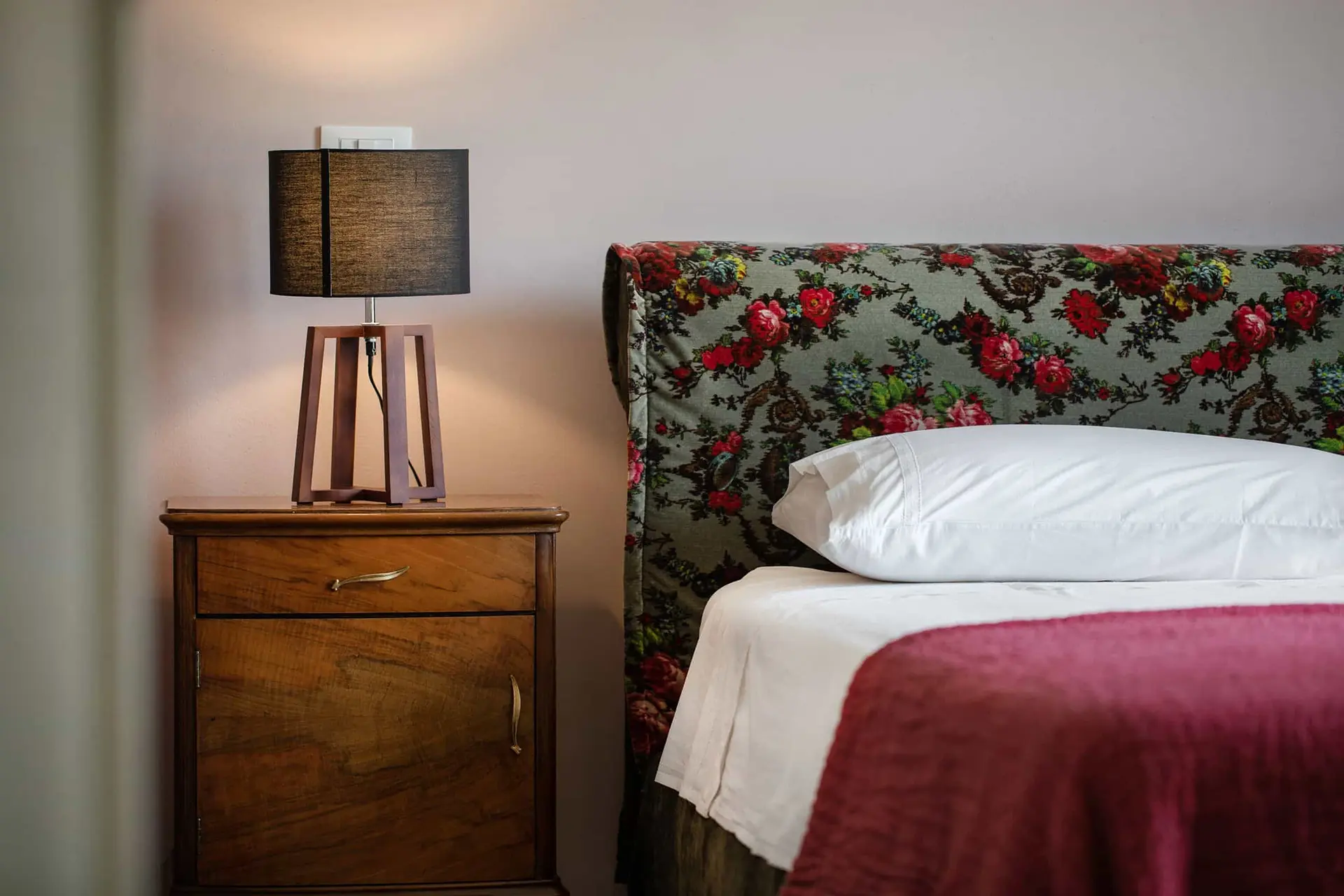 45_Villa_Elisa_Puglia_Paradise_luxury_master_bed_room_detail_risultato
