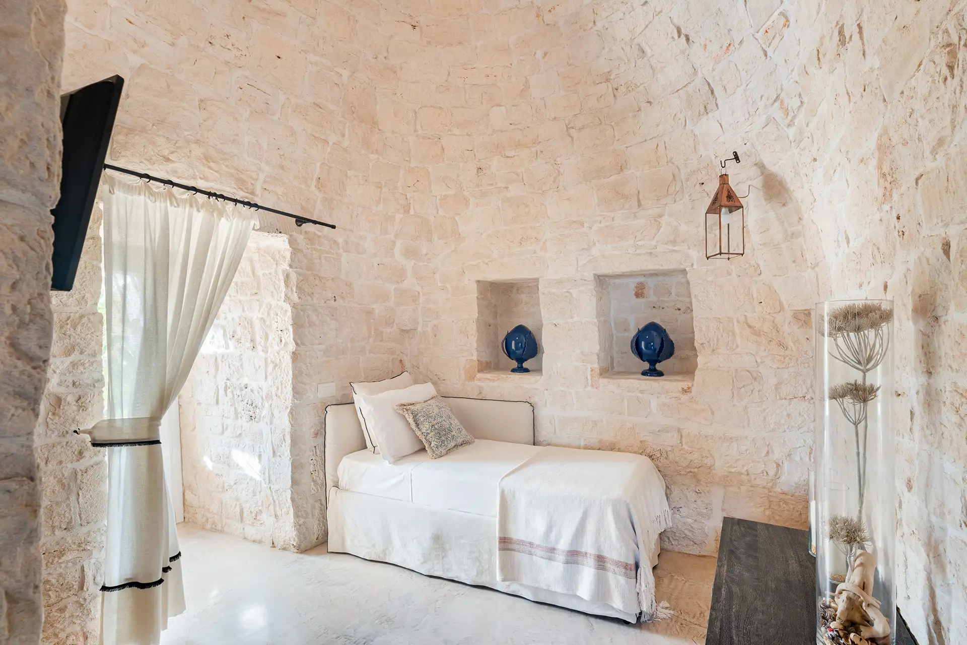 Trullo 1: Single bedroom with pull-out extra single bed