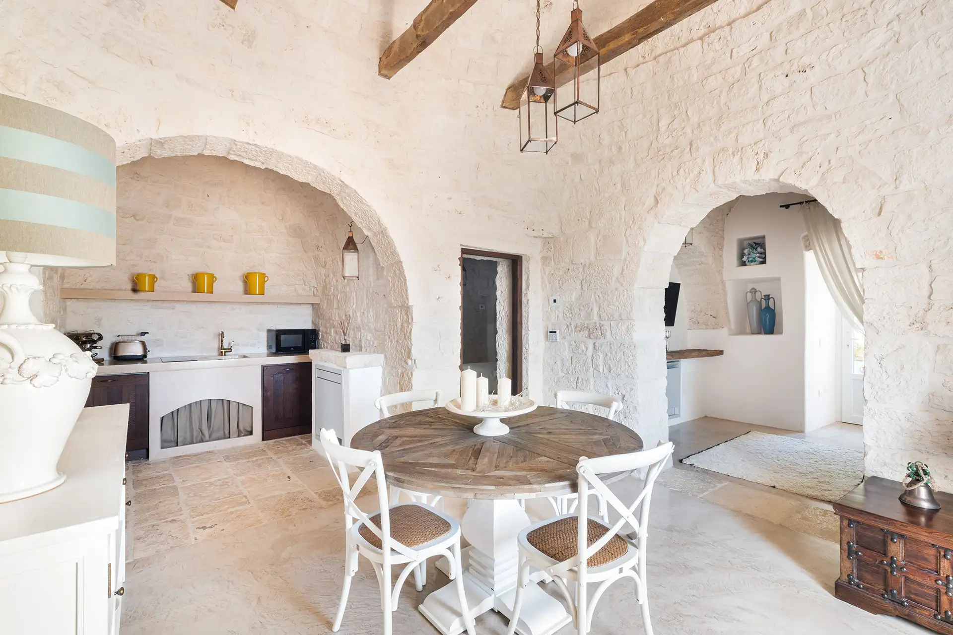 Trullo 2: Dining